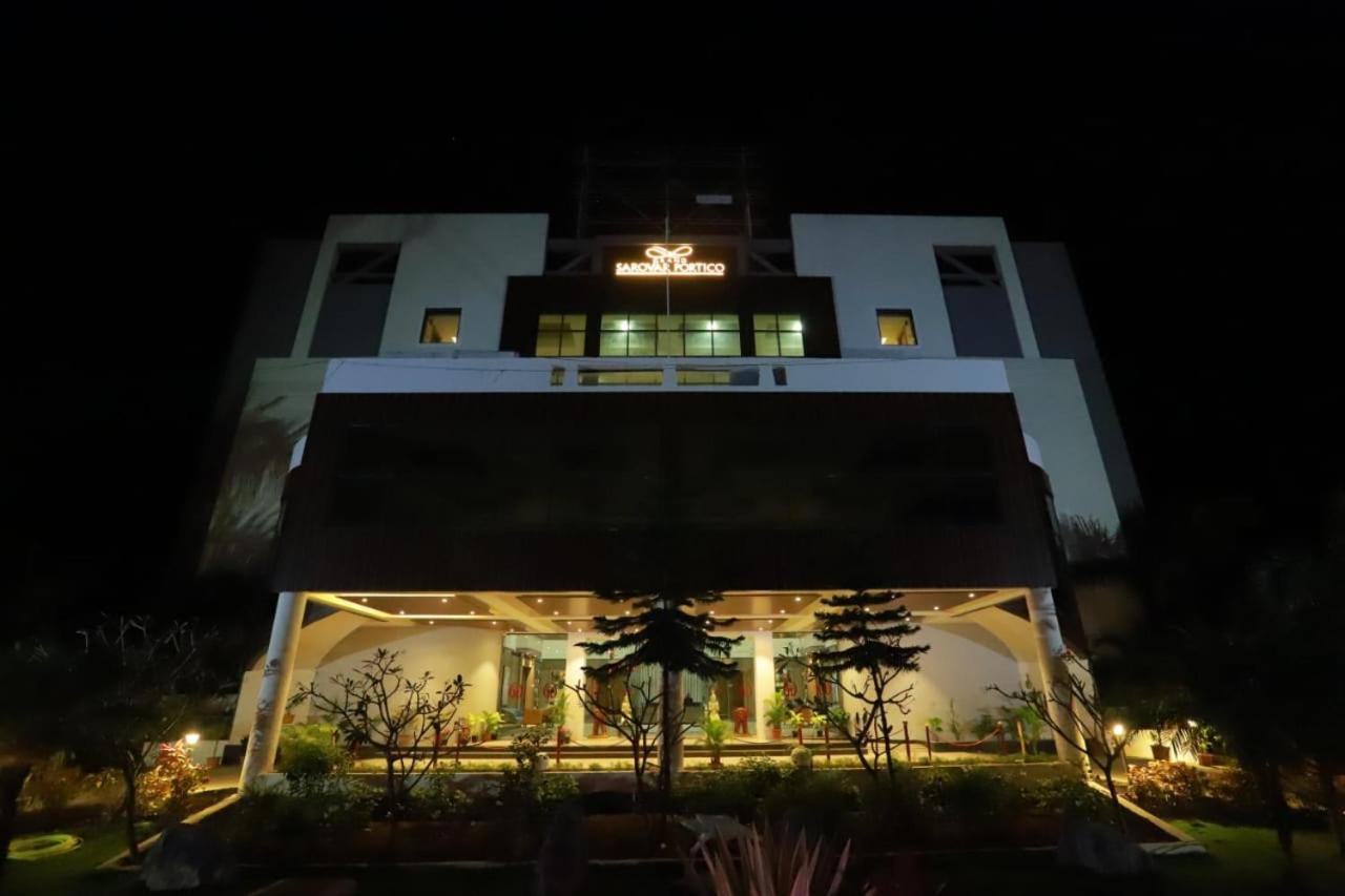 Grand Sarovar Portico, Latur Екстер'єр фото